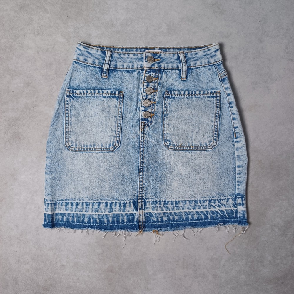 Acid Wash Light Blue Denim Mini Skirt High Waist Slim Fit Raw Hem Button Size 8 XS-image