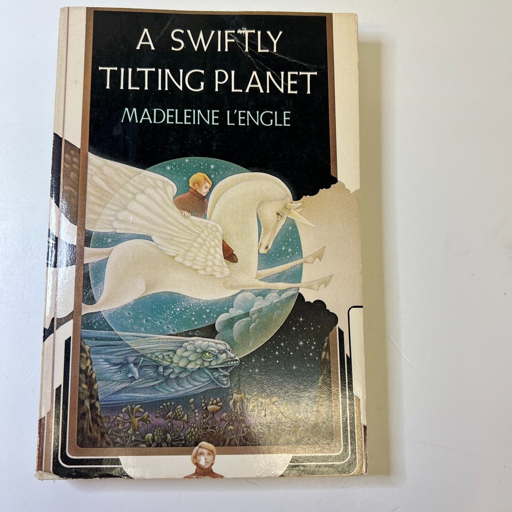 A Swiftly Tilting Planet (Time Quintet) by Madeleine L'Engle - Hardcover