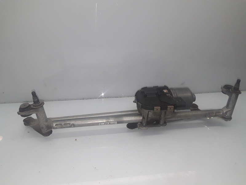 1K1955119E front wiper motor at Volkswagen Golf V Berlina 1K1 2.0 TDI 1229405
