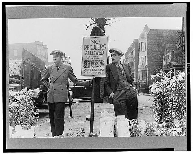 Photo:Peddlers on Easter morning on Garfield Boulevard, Chicago, Illinois
