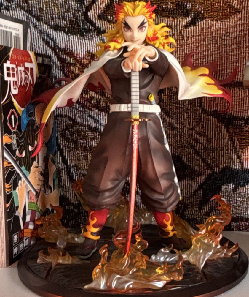 BANPRESTO Kyojuro Rengoku Figure with Flame Base Demon Slayer Kimetsu no Yaiba