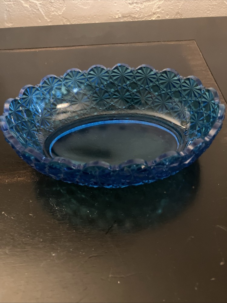 LE Smith Blue Daisy Button Oval Dish 6 1/2