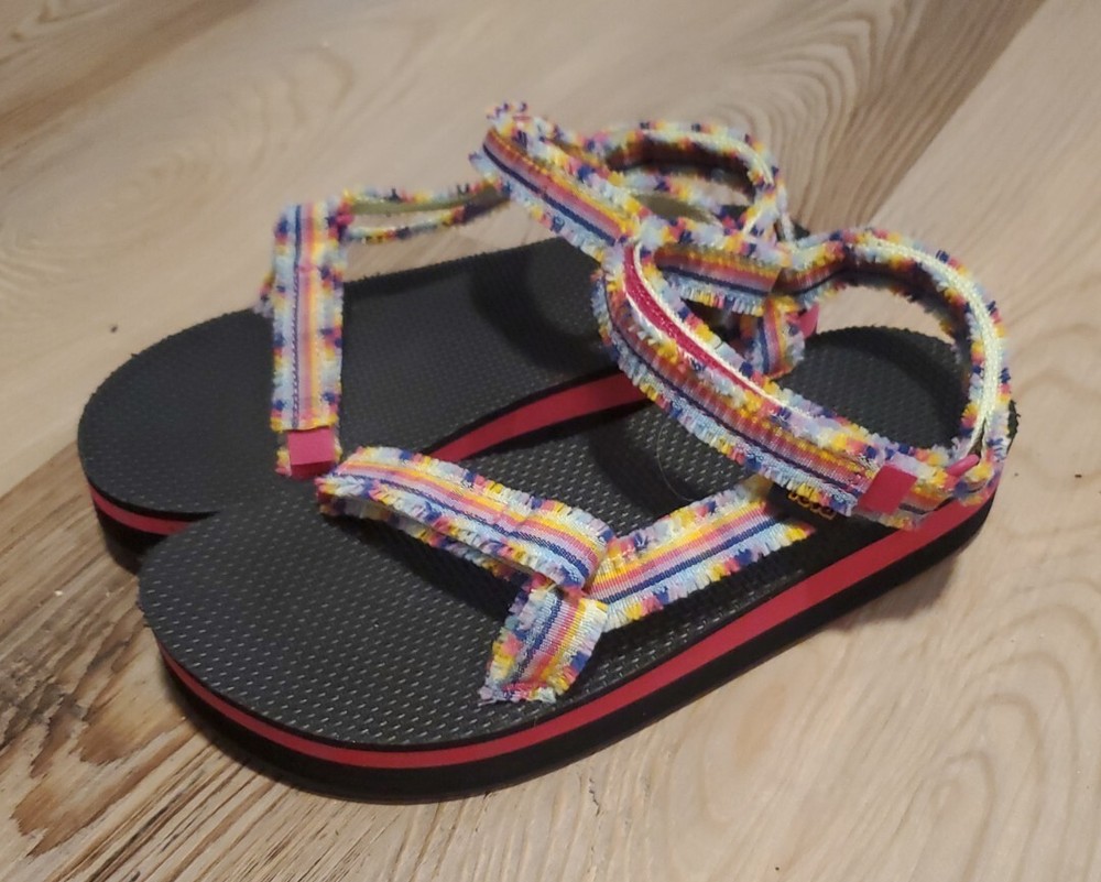 Teva Kids Midform Fray Sandals Size 5 in Medium Pink Rainbow