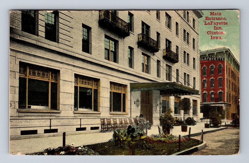Clinton IA-Iowa, Main Entrance, LaFayette Inn, Souvenir Vintage Postcard