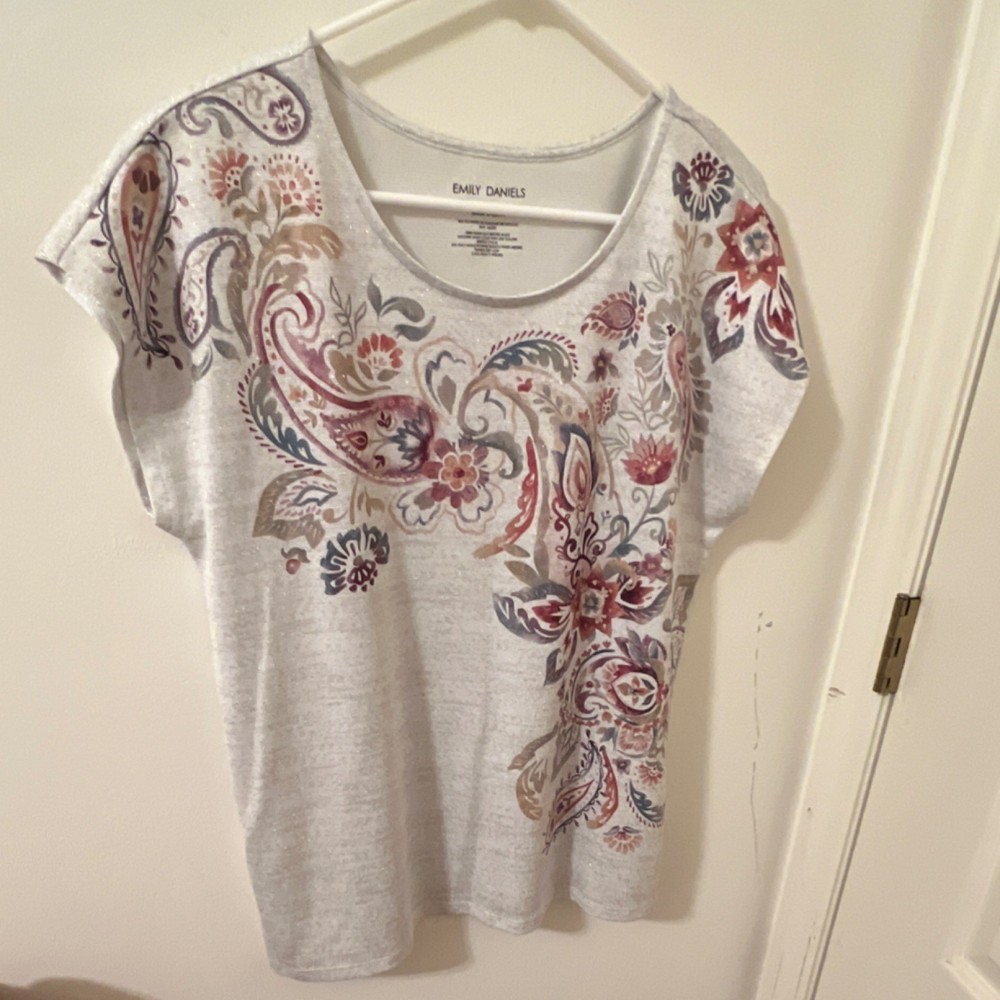 Emily Daniels Gray Pink Paisley Floral Pullover Top Round Neck Short Sleeve M