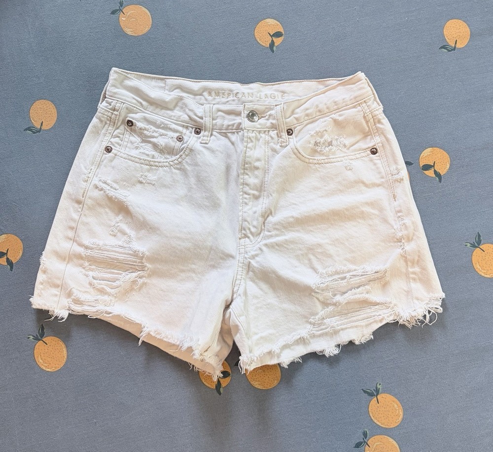 American Eagle 90’s Boyfriend Short Sz 6 Women's White Jean Shorts Distressed