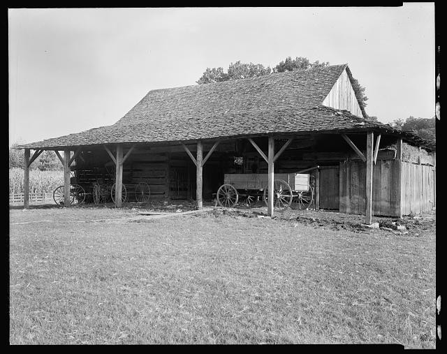 Photo:Pleasant Valley Morganton North Carolina 1938 Log Barn Wagon Shed