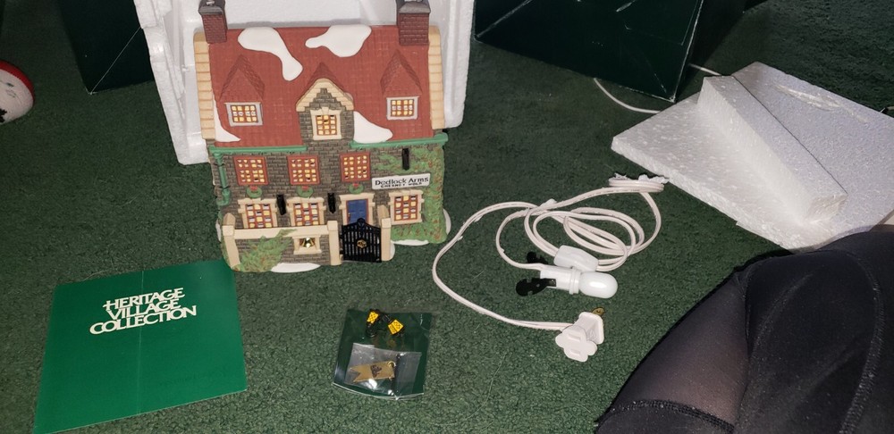 Dept 56 Dedlock Arms Dickens Village 3rd Edition 1994 Heritage Series