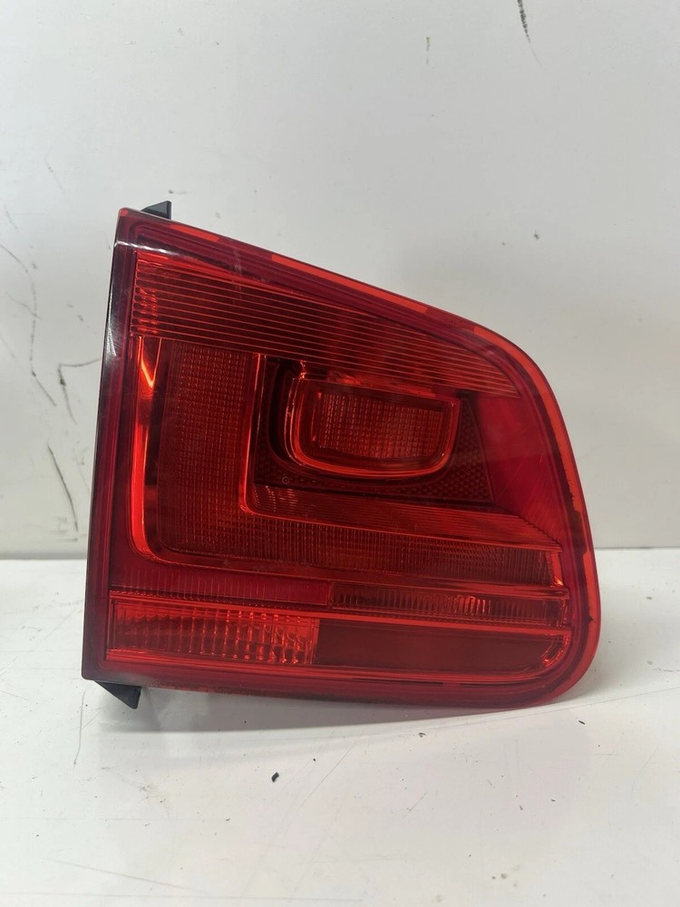 2012-2018 Volkswagen Tiguan Driver LH Left Halogen 5N0945093J OEM Taillight R338