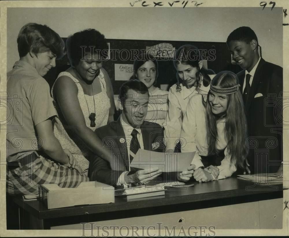 1970 Press Photo Volunteers for 