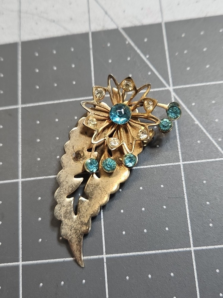 Vintage 1940's Gold-Tone Leaf Brooch with Blue & Clear Rhinestones Floral Design