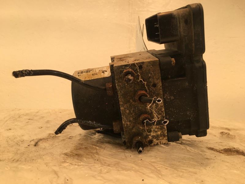 05 Chrysler Pacifica ABS Brake Pump Module with Traction Control
