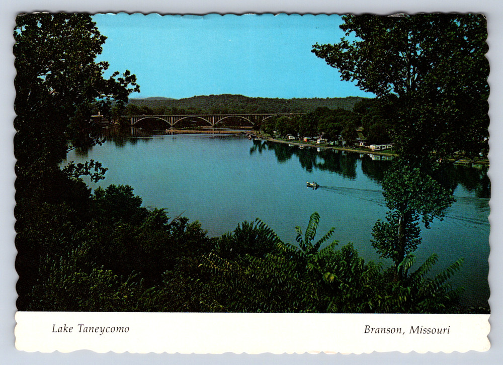 Vintage Postcard Lake Taneycomo Branson Missouri Scenic View