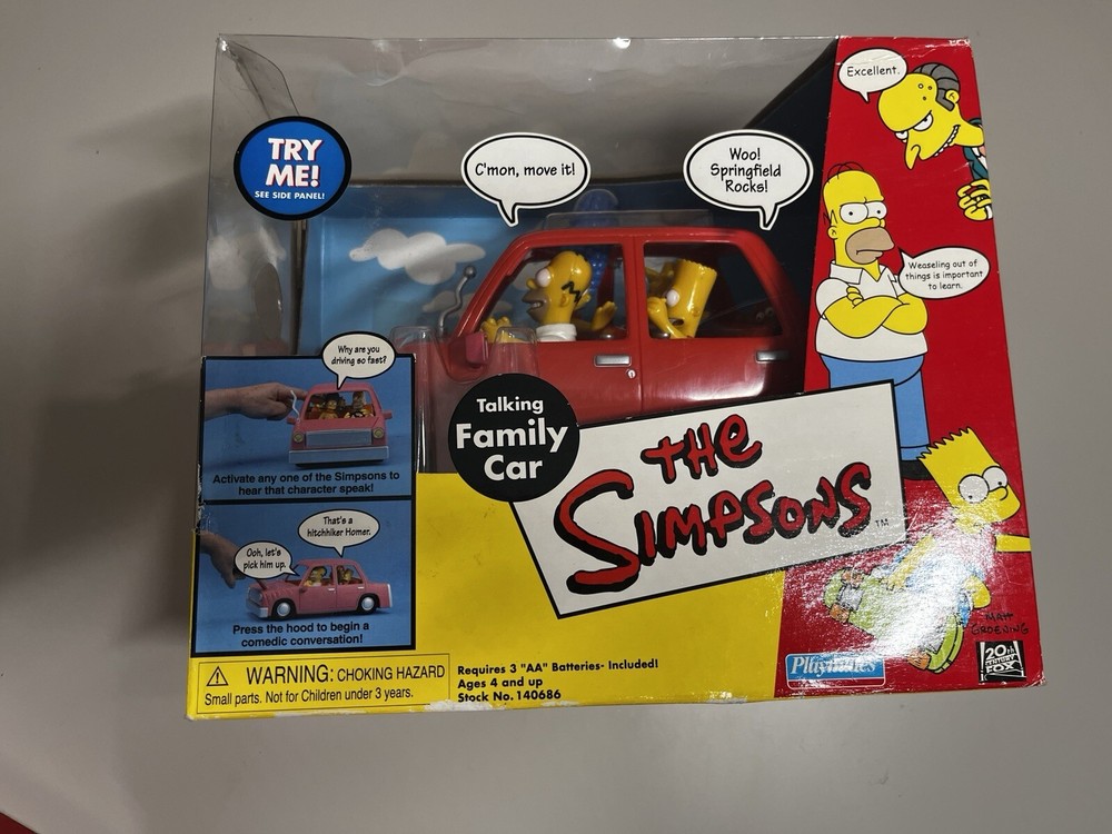 PLAYMATES TOYS THE SIMPSONS TALKING FAMILY CAR