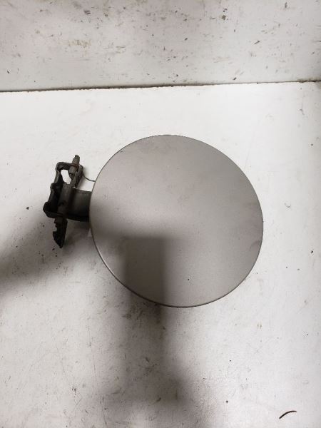 Replace Your 2004 SUBURBN15 Fuel Filler Door with the Durable Gas Lid 708108