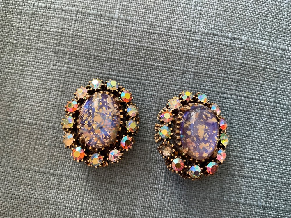 Vintage Large Juliana Art Glass Dragon’s Breath Clip Earrings Small as is