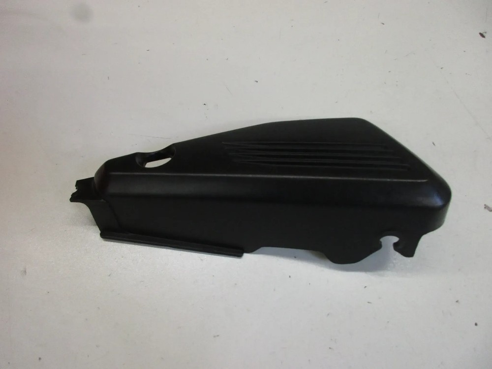 Yamaha FZS 600 Fazer RJ02 Seat Left Lower Side Cover Trim