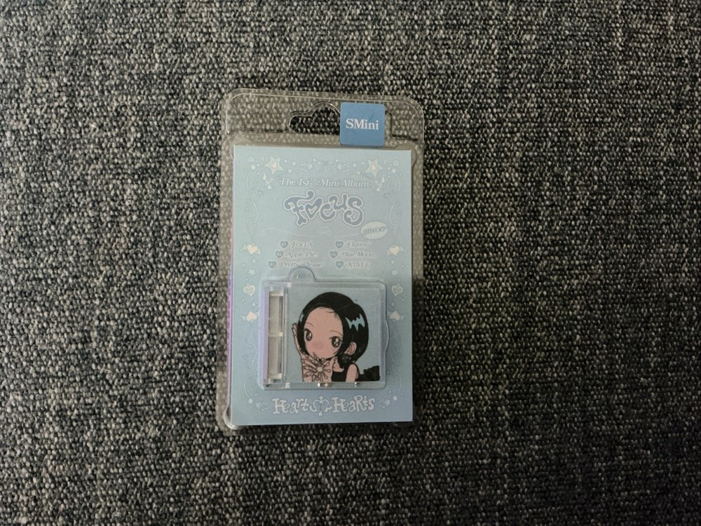 HEARTS2HEARTS Mini CD Album Jiwoo Version (Photocard Included)