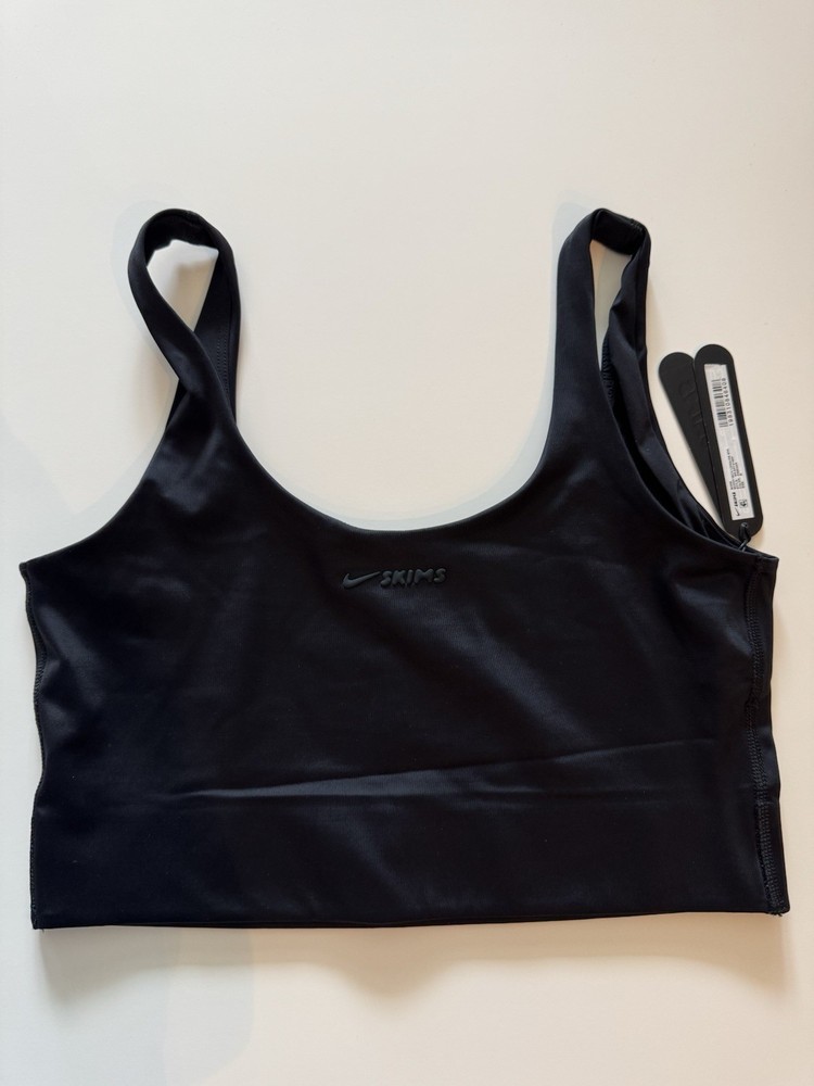 Nike Skims Women's Obsidian Sports Bra M Scoop Neck Longline Wireless Pullover