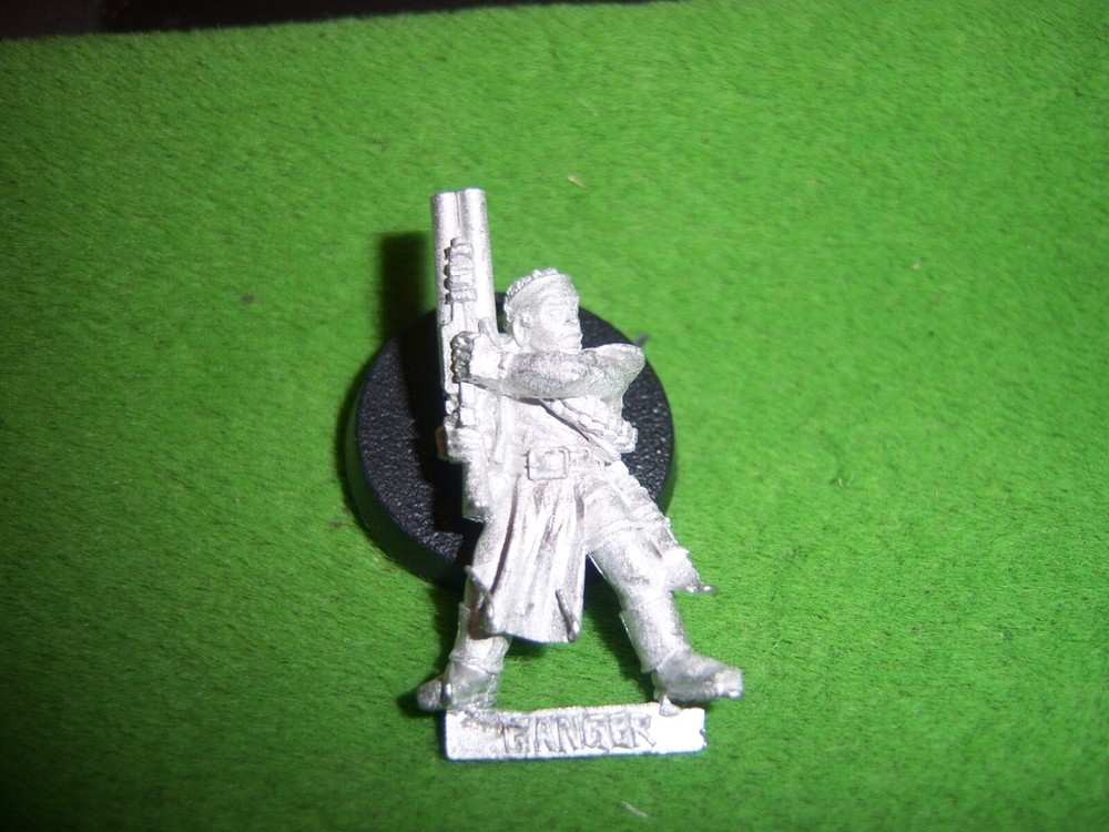 NECROMUNDA  ORLOCK  GANGER WITH SHOTGUN  LOT L