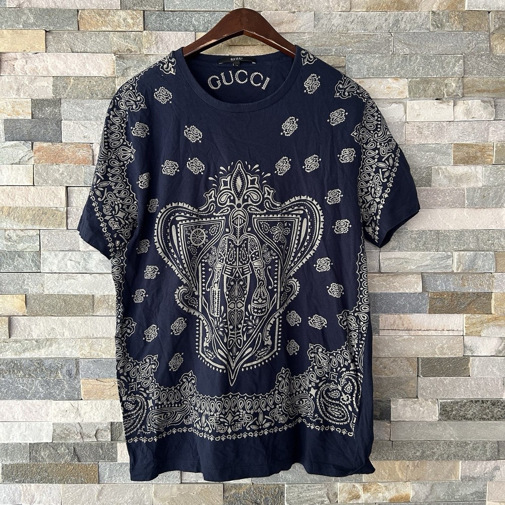 Rare Gucci Tome Ford 200s T Shirt Paisley Knight Logo Navy Blue medium.