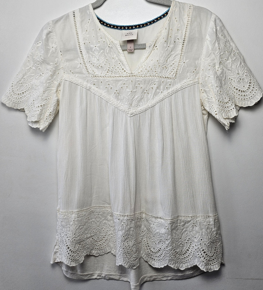 White Embroidered Eyelet Scalloped Hem Blouse S Short Sleeve 100% cotton