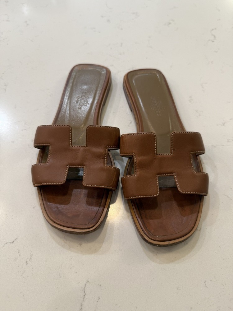 Hermès Gold Oran Sandal Size 36