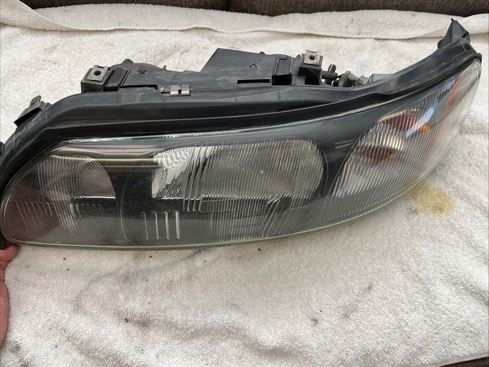 OEM Left Headlight Halogen for 2001-2004 Volvo 60 Series