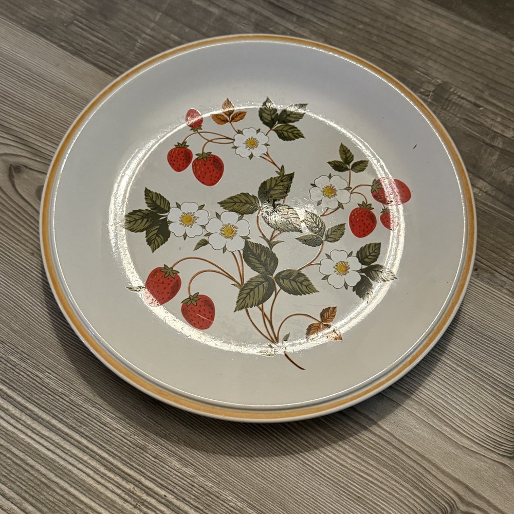 Vtg Sheffield Strawberries n Cream Stoneware Dinner Plate 10.75