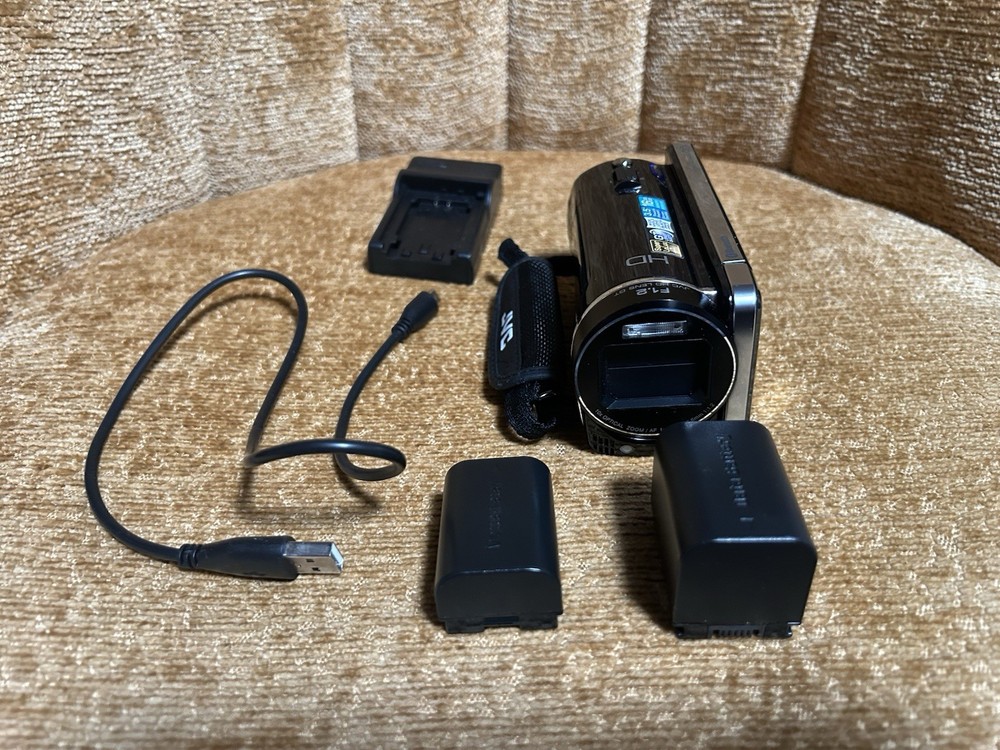 JVC Camcorder GZ-HM860BU Everio HD Video Camera 2 Batteries Charger Tested Works
