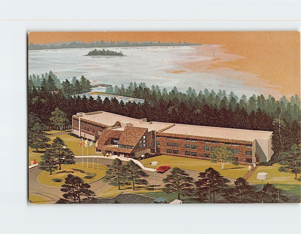 Postcard Radisson Inn Grand Portage Minnesota USA
