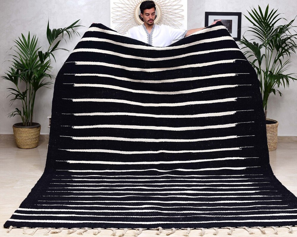Wool Moroccan Flatweave Black and White Rug for Living Room