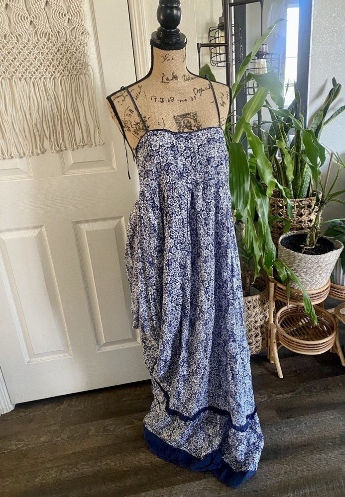 In Loom FLORAL CONTRAST MAXI DRESS: MIDNIGHT