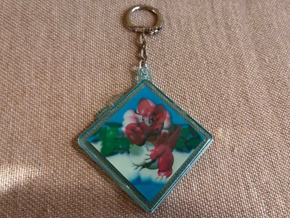 1995 Super Mario RPG Birdo Lenticular Keychain Nagasakiya Vintage Collectible