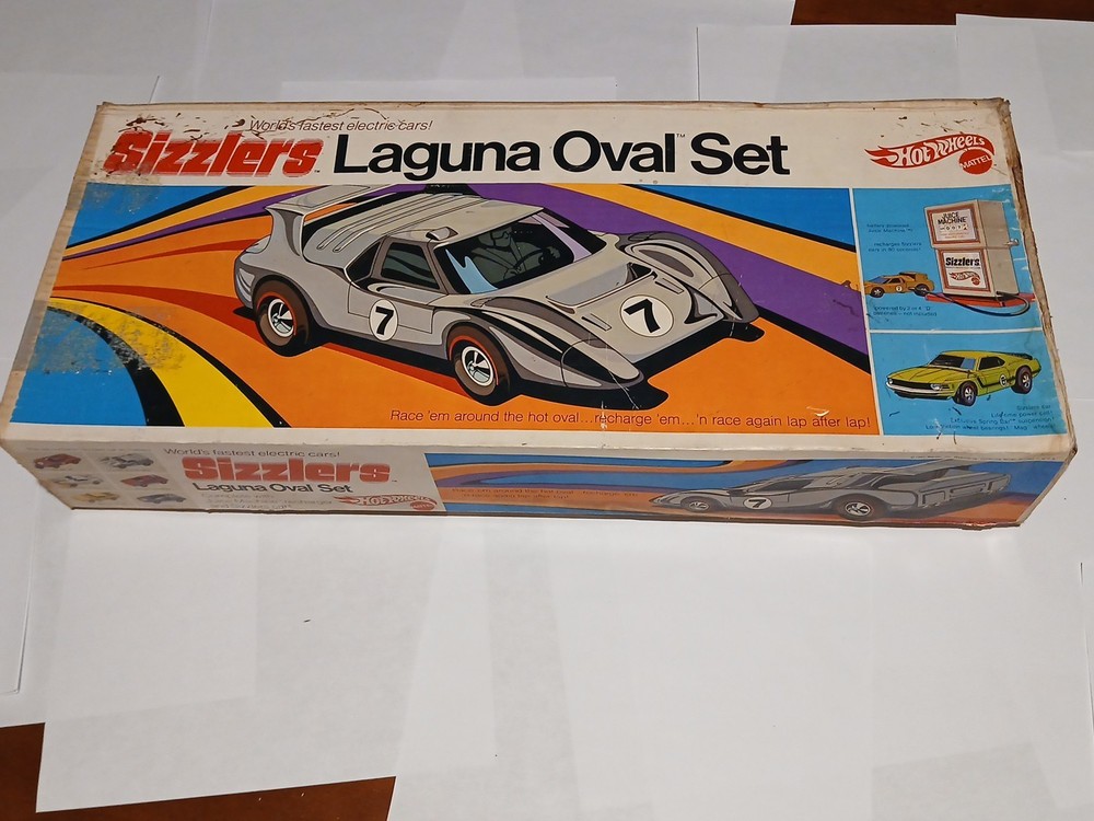 1969 Hotwheels Sizzlers Laguna Oval Playset