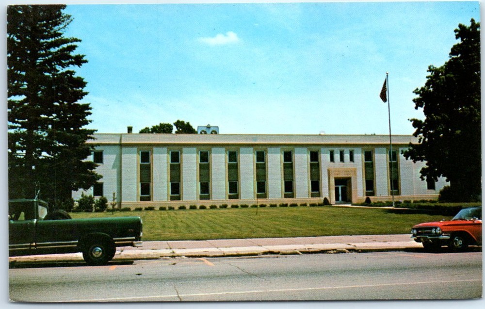 Postcard - Cedar County Courthouse - Tipton, Iowa