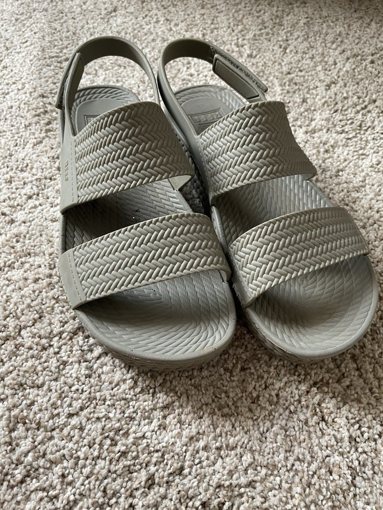 Reef Water Vista Sandals Women's Gray Strappy PVC Free Beachy Size 8