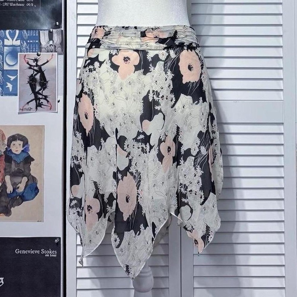 Floral asymmetrical skirt