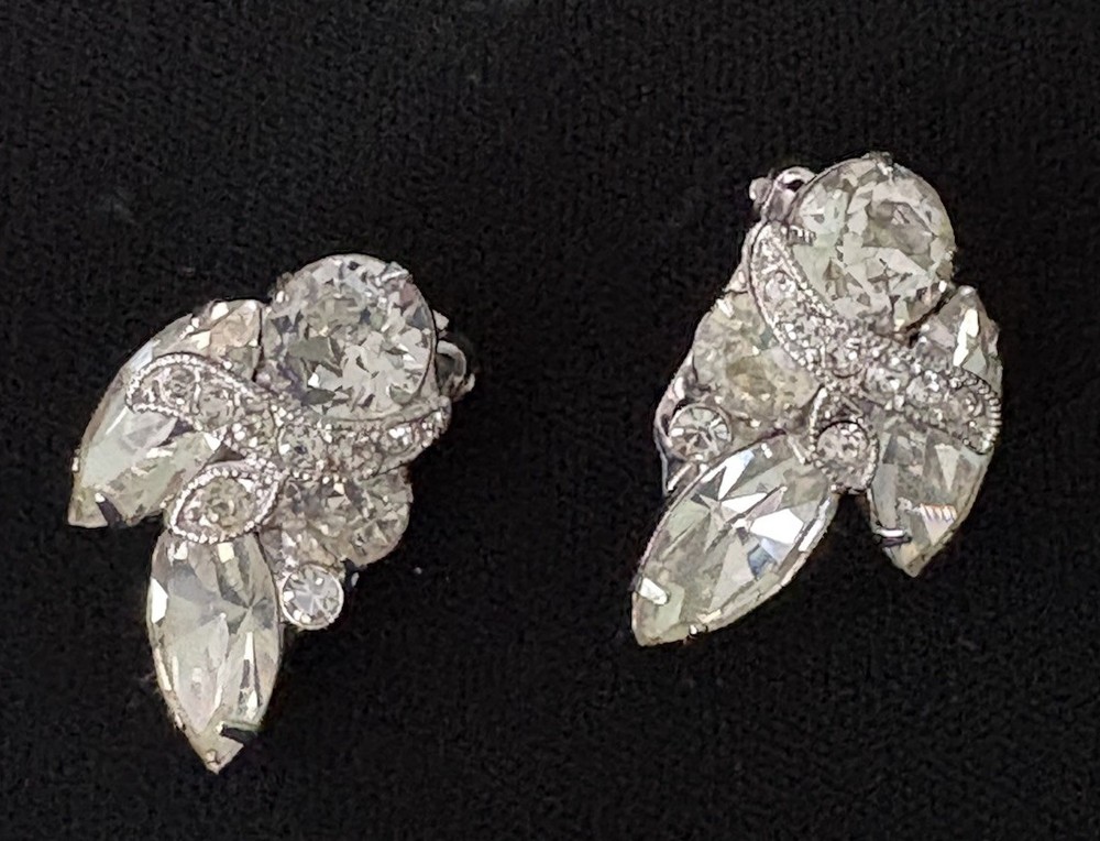 Stunning Vintage Eisenberg Ice Clear Rhinestone Silver Tone ClipOn Earrings