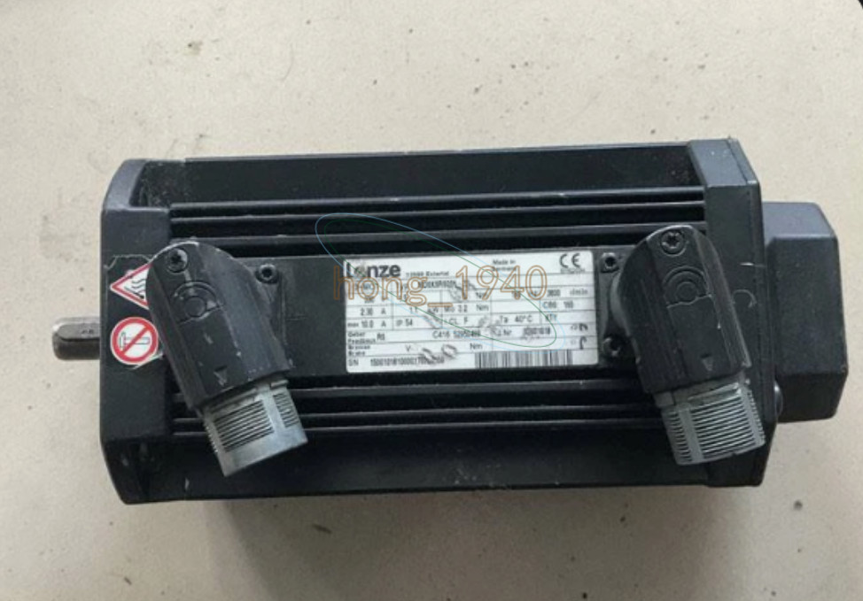 ONE USED Lenze Servo Motor MDSKSRS056-23