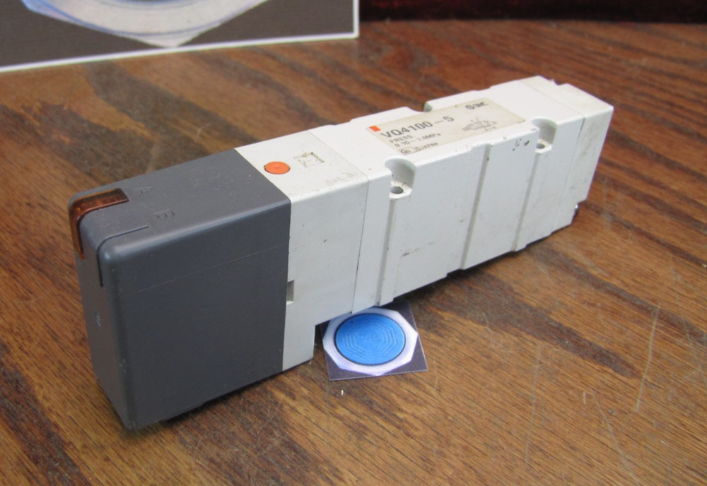 SMC VQ4100-5 4/5-Port Solenoid Valve 24v dc