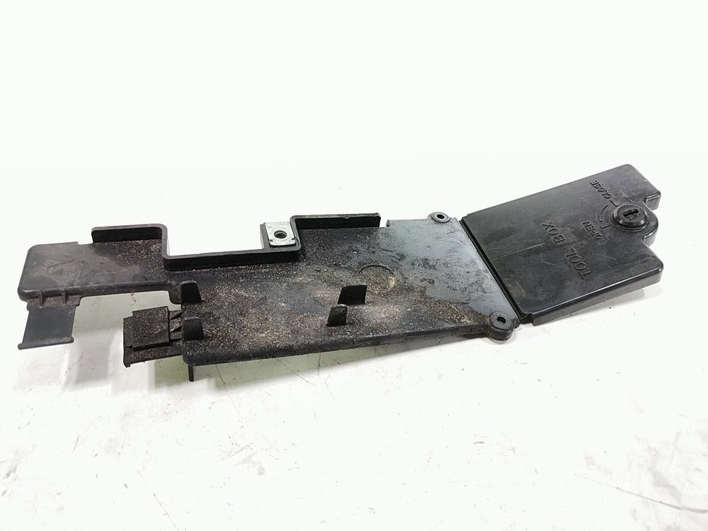 01 Honda VT750 Ace Battery Tool Box Tray Cover Lid 50327-MBA-0000 TRSH DV-image