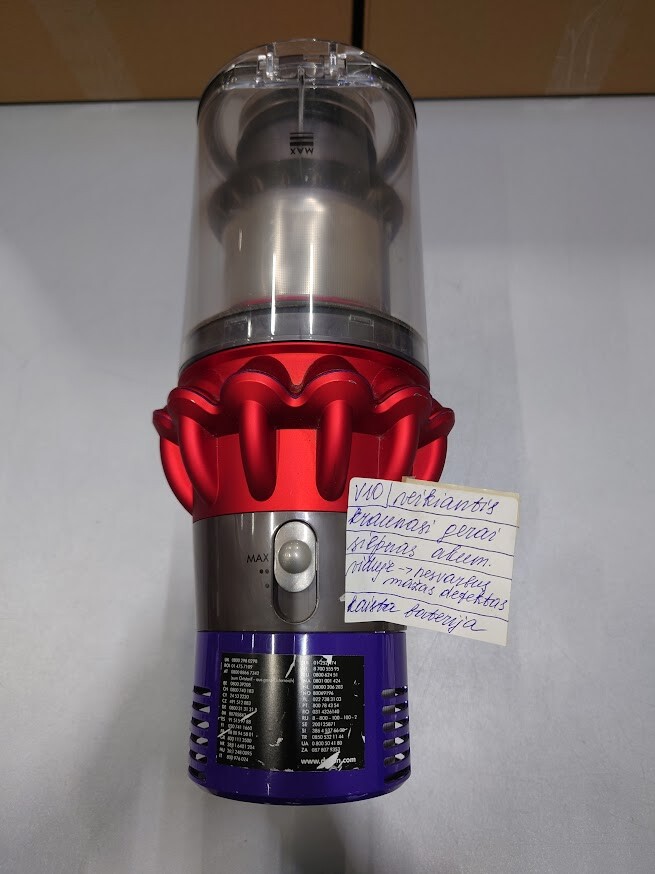 Dyson V10 Vacuum Used with Weak Battery No Accessories