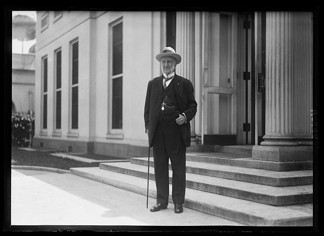 Photo:Washington DC White House Man with Cane 1920s