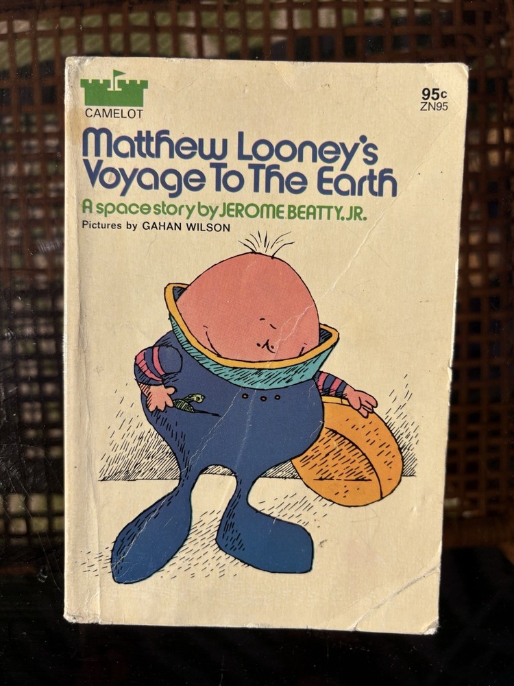 MATTHEW LOONEY'S VOYAGE TO THE EARTH By Jerome Beatty *Excellent Condition*