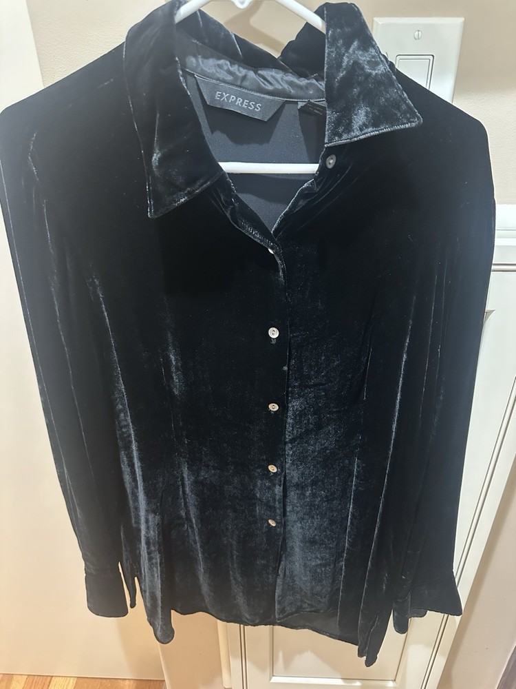 Vintage Express Women’s Black Velvet Button Front Long Sleeve Blouse Size L