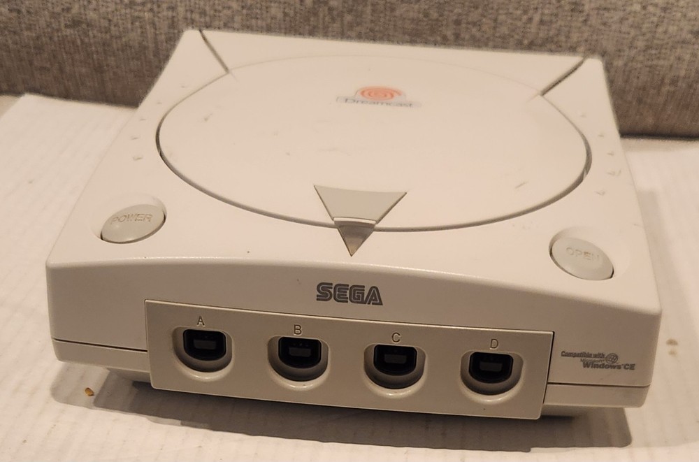 Sega Dreamcast Complete Bundle - Console, Controller And Cords Clean Tested  - 2