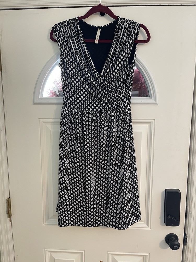 Size Small Black And White Gilli Women’s Dress