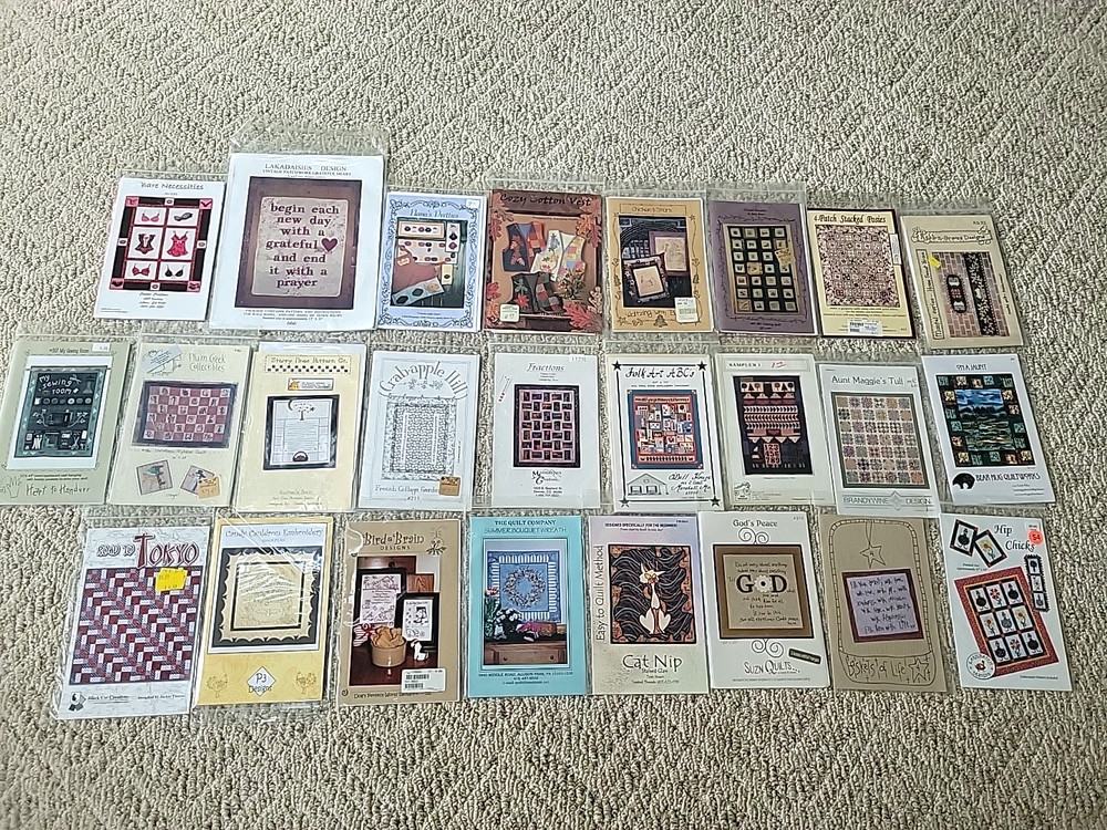 Lot of 25 Quilting Sewing & Embroidery Patterns - Quilts, Wall Hangings