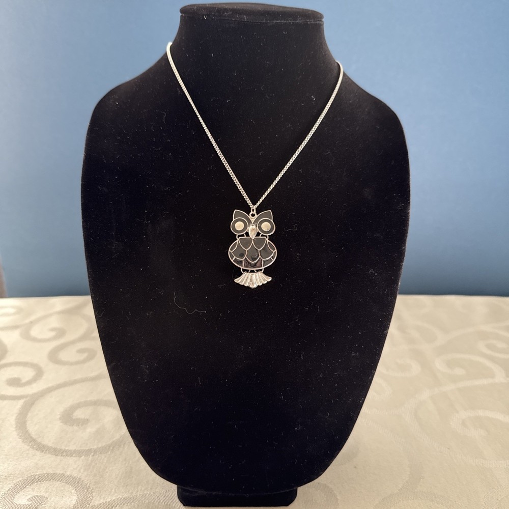 Vintage Style Silver Tone Owl Pendant Necklace Black Enamel Bird Jewelry 12”